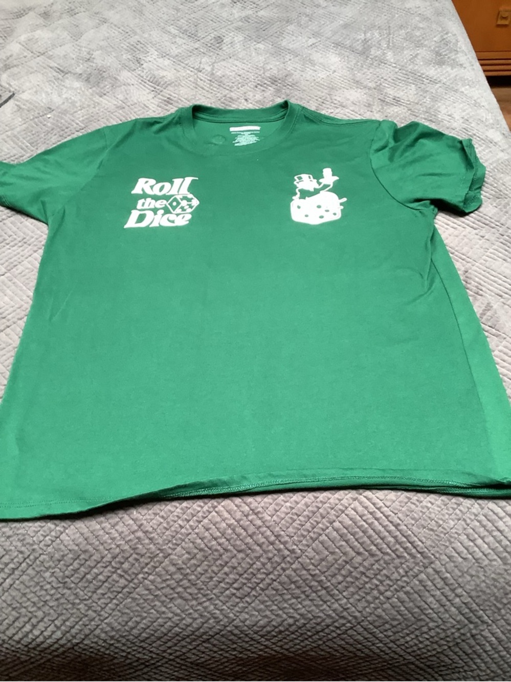 Monopoly Hasbro Green 'Roll the Dice' Mens Graphic Tee. 661